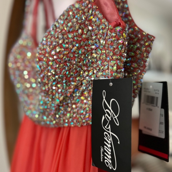 La Femme Prom Dress - Picture 6 of 16